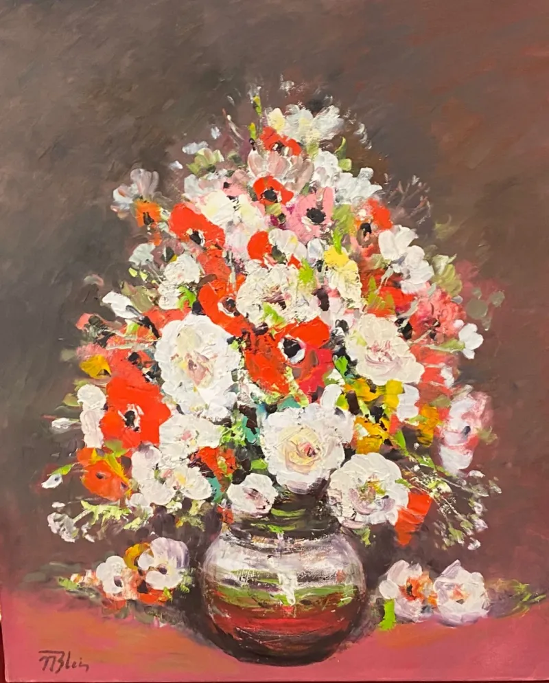 Vase-with-anemone